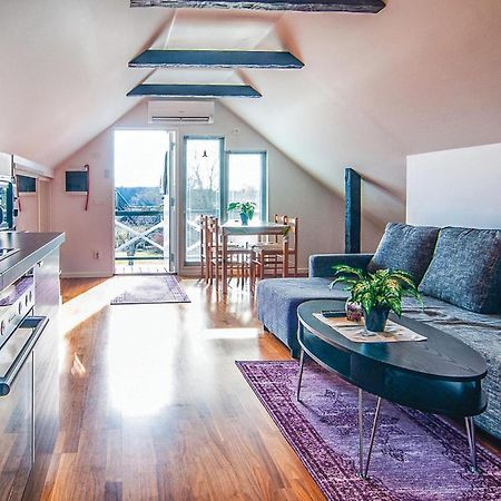 Cozy Apartment In Klintehamn With Wifi المظهر الخارجي الصورة